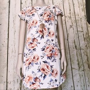 Mini Drees White floral Pattern Size XL. NWT